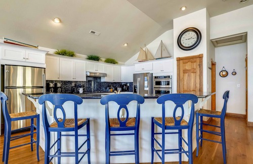 Nags Head House | Sand Pebbles: Oceanfront, Pool, Hot Tub, Rec Room