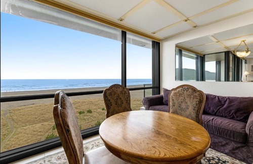 Seaside Apartment | Sand & Sea: Penthouse Paradise-on-Prom (608)