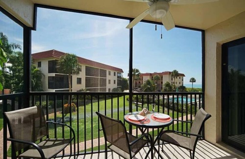 Sanibel Apartment | Sandalfoot Condo 2D2