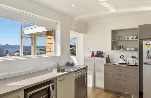 Sandy Bay Apartment | Sandcastle at Sandy Bay perfect location views