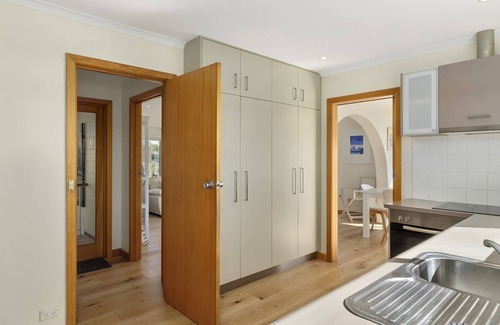 Sandy Bay Apartment | Sandcastle at Sandy Bay perfect location views