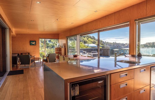 Onetangi House | SANDCASTLE ON ONETANGI | Be My Guest