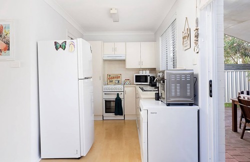 Anna Bay House | Sandcastles No 1- Stroll to Birubi and Tomaree Coastal Walk