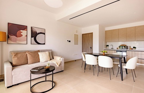 Limassol Apartment | Sanders Breeze - Bright 2 bdr apartment with balcony