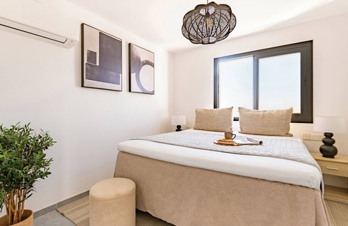 Limassol House | Sanders Crystal 2 - Double room with Shared Pool