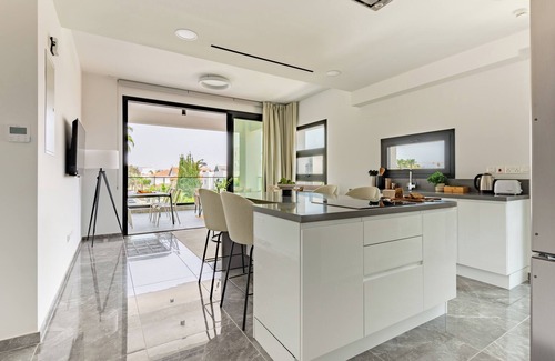 Agios Athanasios Apartment | Sanders Evolution 2 - Sweet 2-Bdr Apt with Balcony