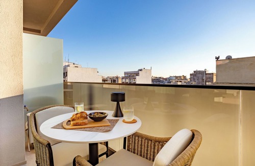 Thessaloniki City Centre Apartment | Sanders Tower Centre - Cheerful Studio w Balcony
