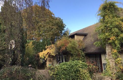 Kennington House | Sandford Meadow Guest House