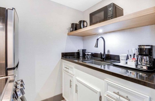 Dilworth Mountain Estates Hotel | Sandman Hotel & Suites Kelowna