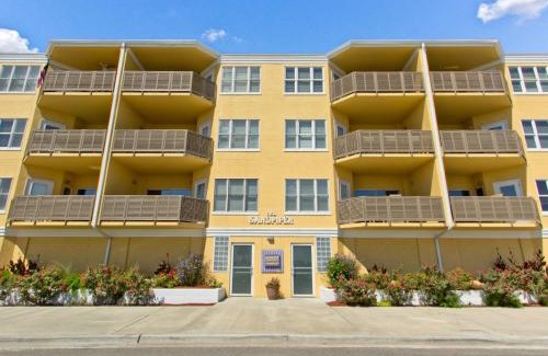 Tybee Island Apartment | Sandpiper Condos by Tybee Vacation Rentals