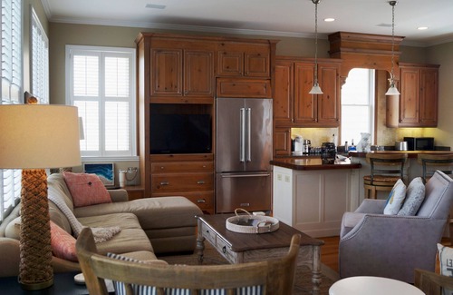 East Beach Cottage | Sandpiper Cottage - Fantastic Beach Front Property on Georgia Coast w/Elevator!