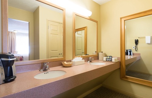 North State Hotel | Sandpiper Lodge