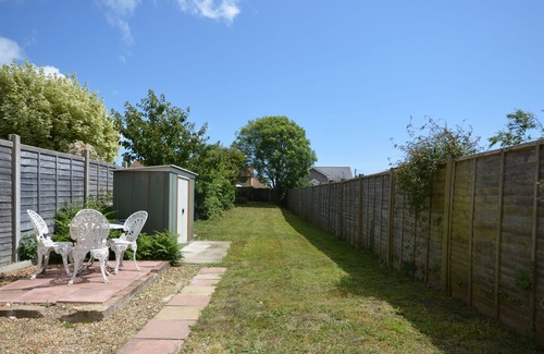 Ryde Cottage | Sands Cottage - a cottage that sleeps 4 guests in 2 bedrooms