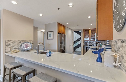 Kahana Condo | Sands Of Kahana Ph 381 3bd/3ba Of 3 Bedroom Condo by RedAwning