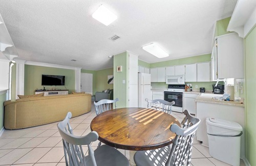 Gulf Shores House | 🏖️Sands of Time | Pet Friendly 2BR Home | Prime Location | Walk to the Beach