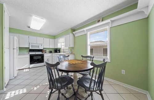 Gulf Shores House | 🏖️Sands of Time | Pet Friendly 2BR Home | Prime Location | Walk to the Beach