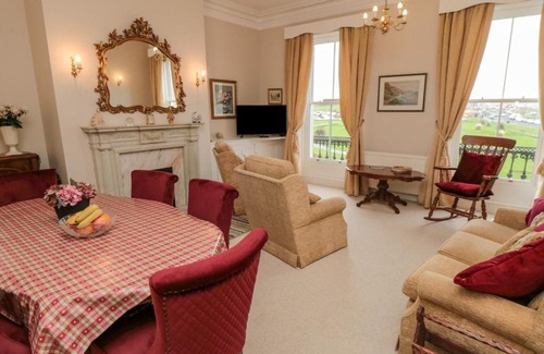 West Cliff Apartment | Sandsend Sunset View