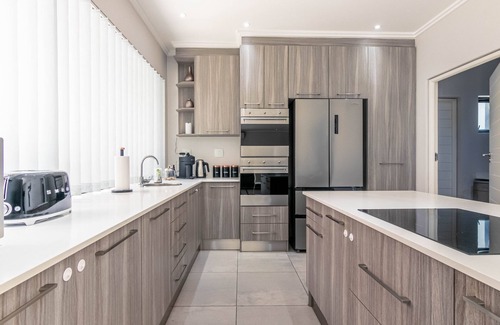 Greater Johannesburg Metropolitan Area Apartment | Sandton Smart Home 1