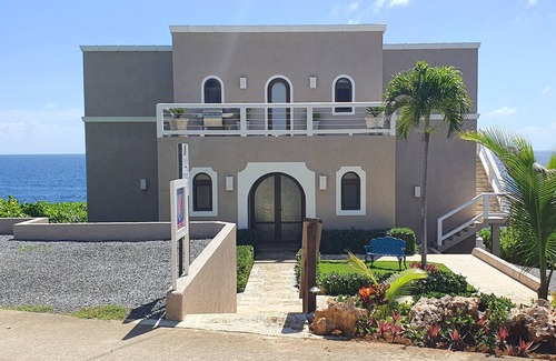 Lighthouse Estates Apartment | Sandy Bay Suite King Suite