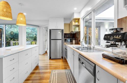 St. Andrews Beach House | Sandy Hills Beach House by Ready Set Stay- BYO LINEN & TOWELS