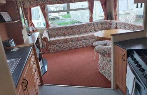 Icklesham House | Sandy Shores - Vintage van in Winchelsea (D/F)