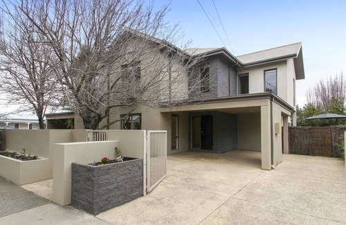 Sandringham House | Sandy Style - close to beach and shops