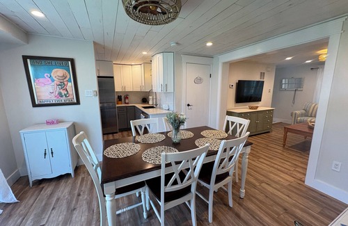 Southend House | Sandy toes Coastal Getaway-walk to the beach!n#beach#surf#barrierisland