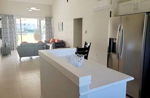 Claremont Villa | Sanni Villa 2 BR oasis Fern Court Richmond Estate
