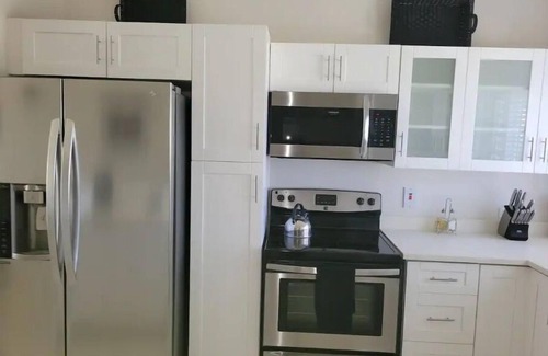 Claremont Villa | Sanni Villa 2 BR oasis Fern Court Richmond Estate