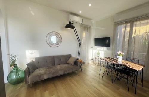 Sanremo Apartment | Sanremo vacanze zen vue mer 5 mn plage, 20 mn Ariston, 3 mn tennis club,Wifi