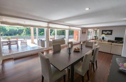 Sant Andreu de Llavaneres Villa | Sant Andreu de Llavaneres Villa Sleeps 13 Pool WiFi