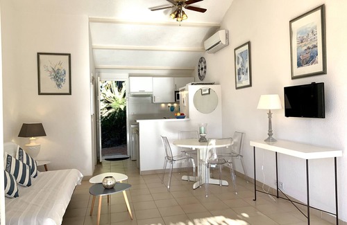 Santa Giulia Villa | Santa Giulia Porto Vecchio VILLA 4 PEOPLE SEA VIEW air conditioning, beach 600 m approx.
