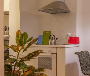San Giovanni Apartment | Santa Trinita Red
