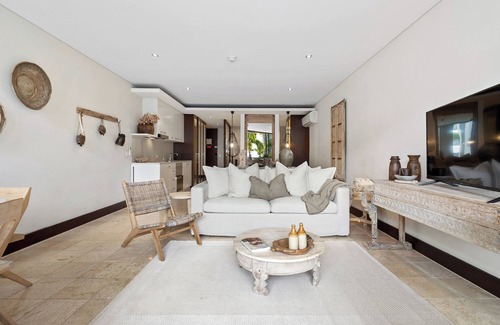 Casuarina Apartment | Santai Unit 229 - Unveiling Refined Elegance: Your Haven of Luxury