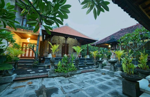 Downtown Kuta Hotel | Santhi House Kuta