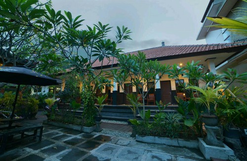 Downtown Kuta Hotel | Santhi House Kuta