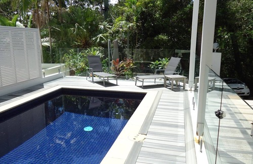 Noosa Heads Villa | SANTORINI - Stunning Little Cove Private Villa