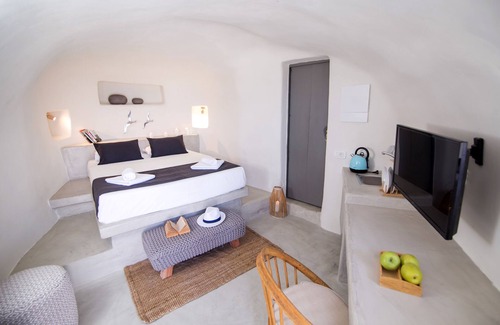 Vourvoulos House | Santorini Villas