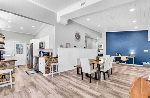 Alta Vista House | Sarasota Sands Retreat - 4BD/3BA with heated pool