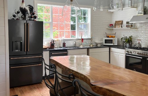 Saratoga Springs House | Saratoga Trackside Home & Walkable to Downtown