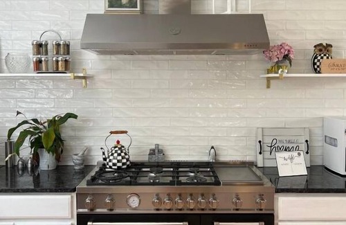 Saratoga Springs House | Saratoga Trackside Home & Walkable to Downtown
