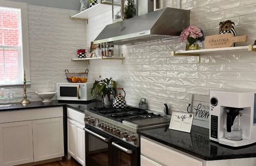 Saratoga Springs House | Saratoga Trackside Home & Walkable to Downtown