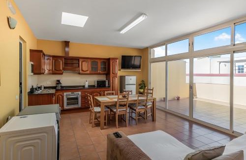 Sardina Apartment | Sardina Beach Retreat