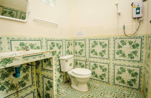 Chong Kham House | Sarm Mork Guesthouse