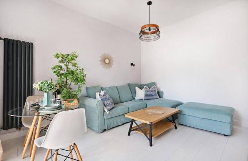 Saska Kepa Apartment | Saska Kępa -ul. Francuska 2' min