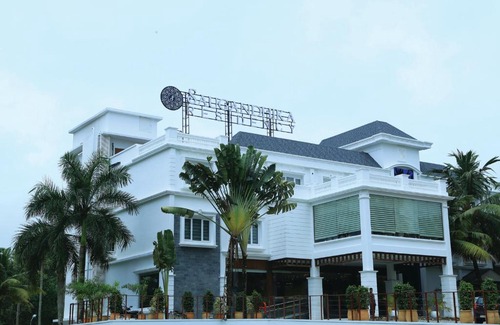 Haripad Hotel | Saugandhika Residency