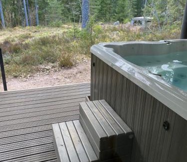 Espoo Ski Chalet | Sauna cottage in Nuuksio with private Hot Tub