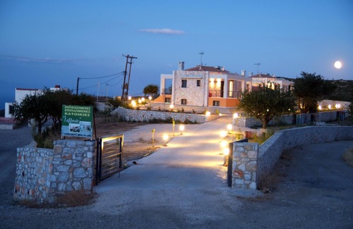 North Kynouria House | "Savanas" Luxury Villa Apartment