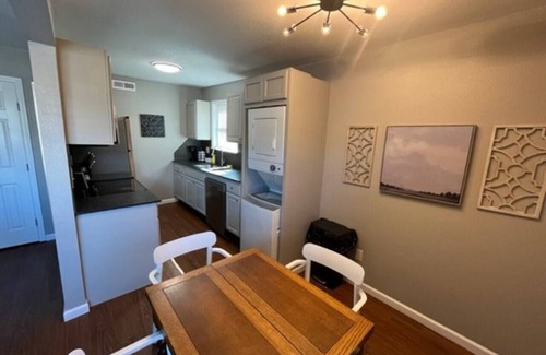 College Station Apartment | Savannah: 1st Floor-Walk to A&M-Comfy King Beds