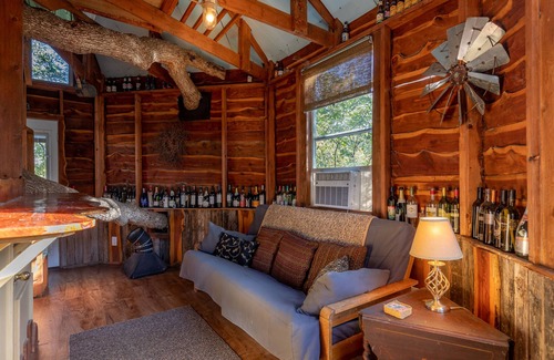 Celeste Bed & Breakfast | Savannah's Meadow